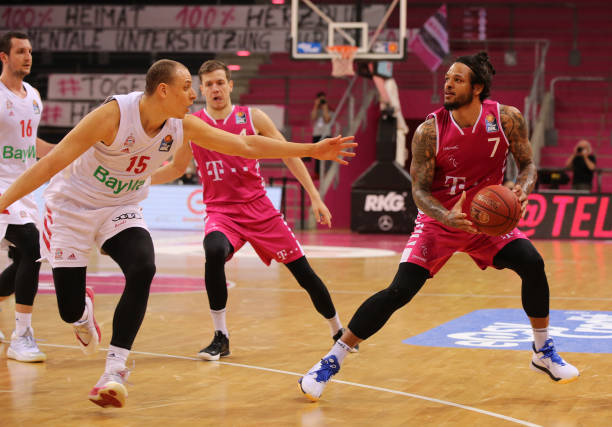 了网坛新旧 了网坛新旧